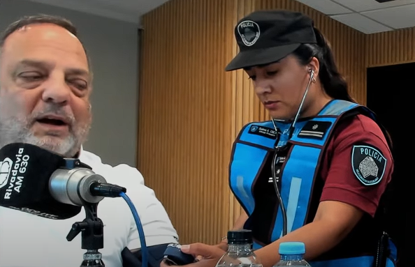 Baby Etchecopar sufrió una descompensación durante su programa en Radio Rivadavia