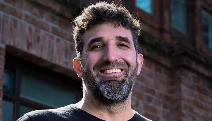 Diego Moranzoni conducirá un programa FM Más 107.5